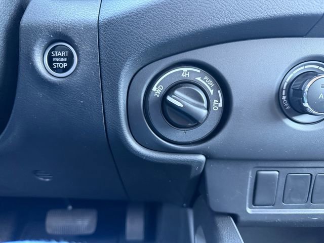 Used 2023 Nissan Frontier SV image 23