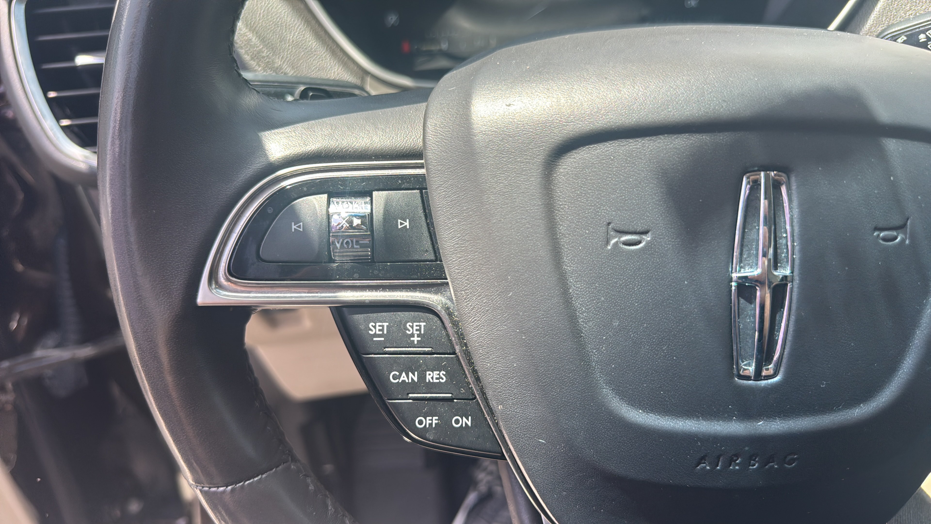Used 2019 Lincoln Nautilus Select AWD/4WD image 13