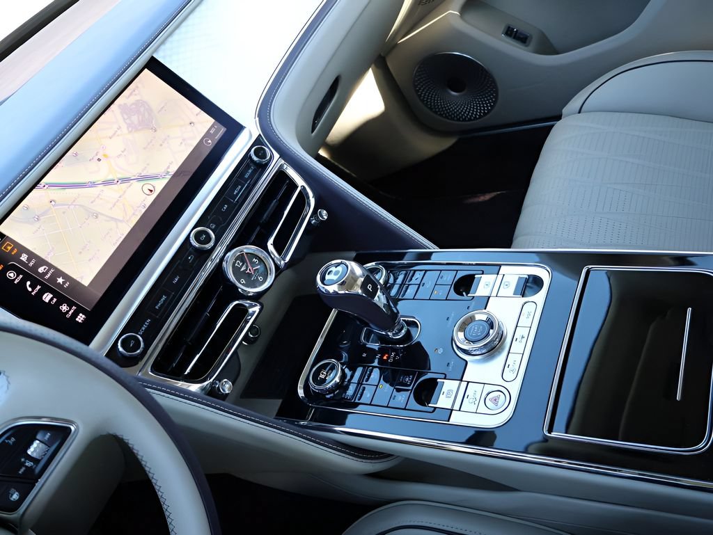 Used 2023 Bentley Flying Spur Azure AWD/4WD image 24
