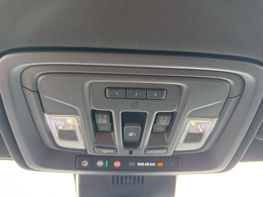 Used 2022 Chevrolet Silverado 1500 ZR2 w/ Technology Package image 12