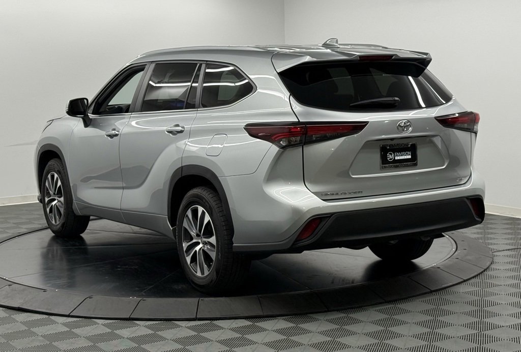 Used 2024 Toyota Highlander LE image 10