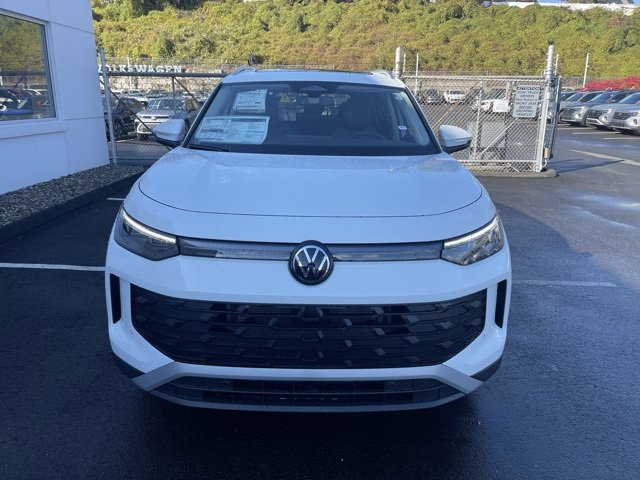 New 2026 Volkswagen Tiguan SE image 3