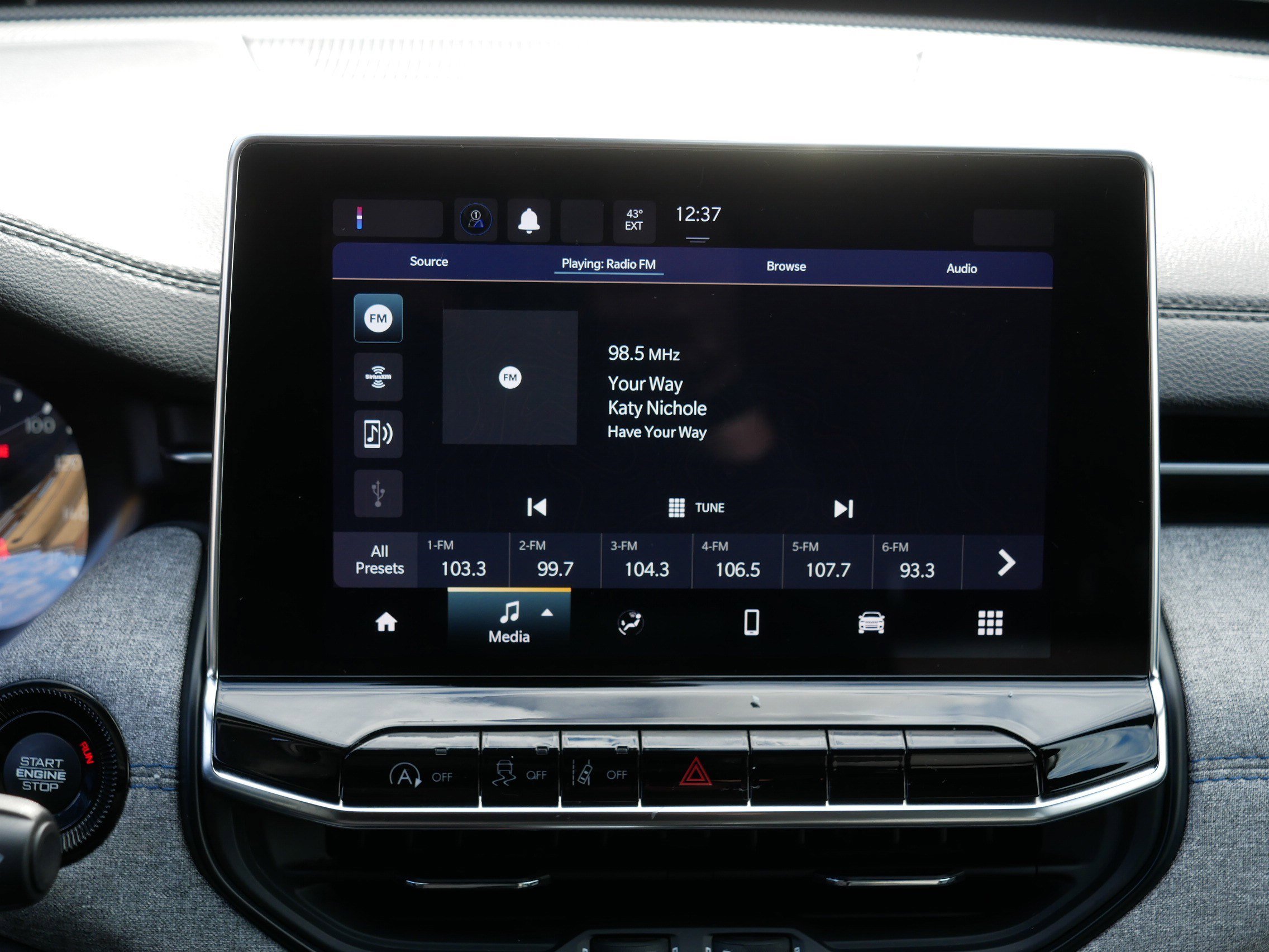 Used 2024 Jeep Compass Latitude image 22