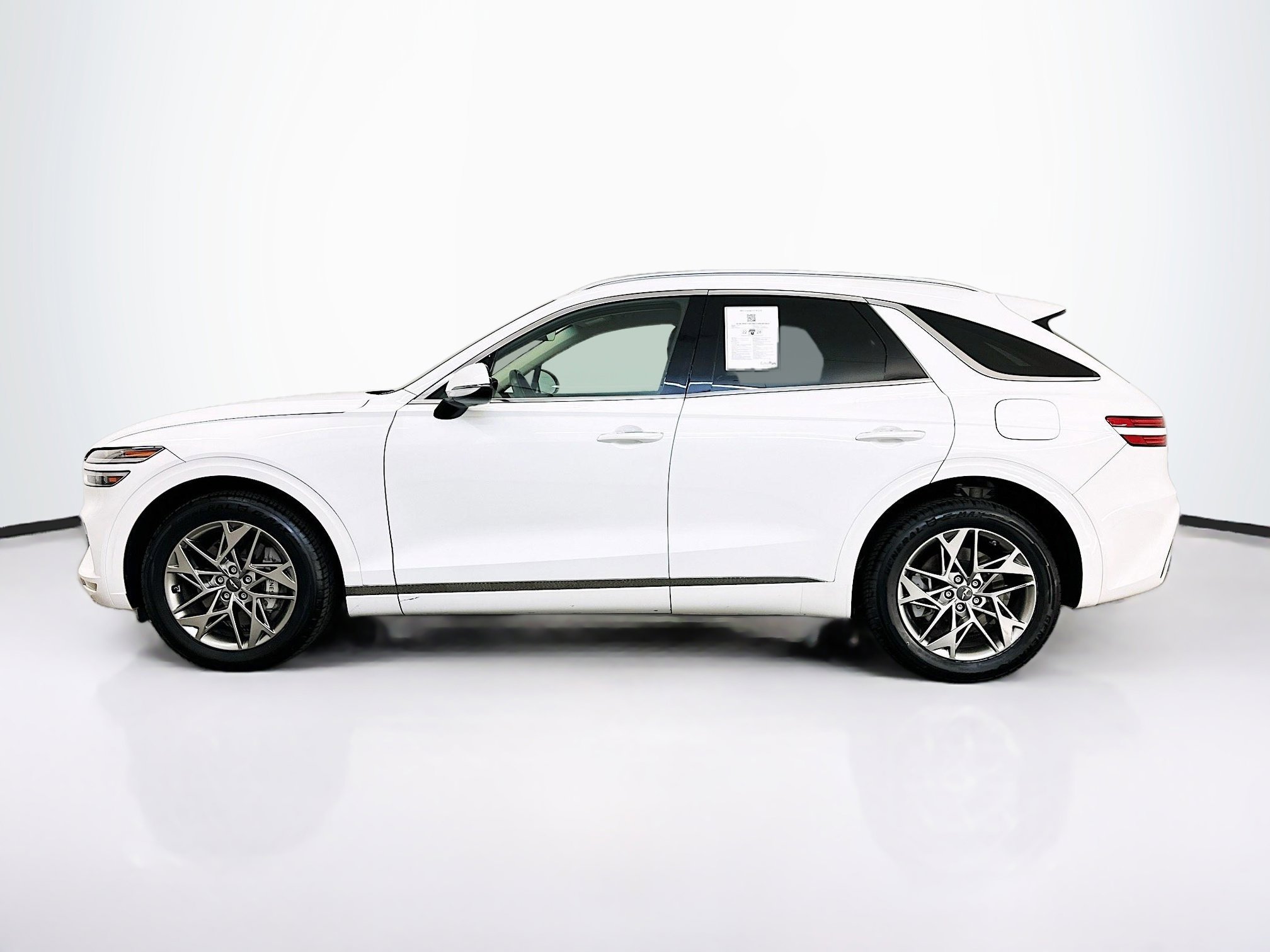 Used 2025 Genesis GV70 2.5T AWD/4WD image 4