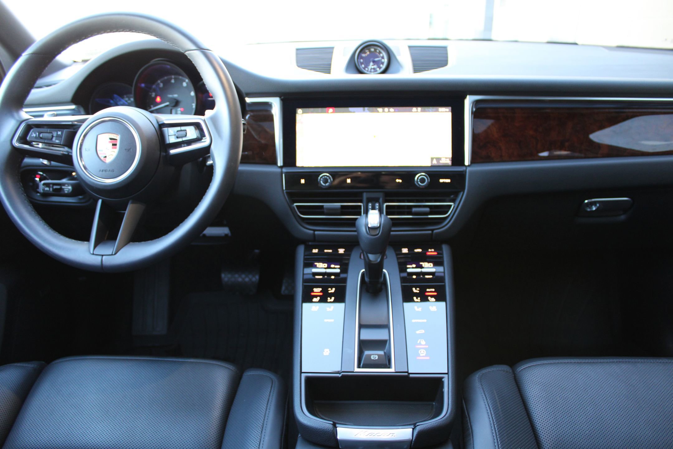 Certified 2023 Porsche Macan image 23