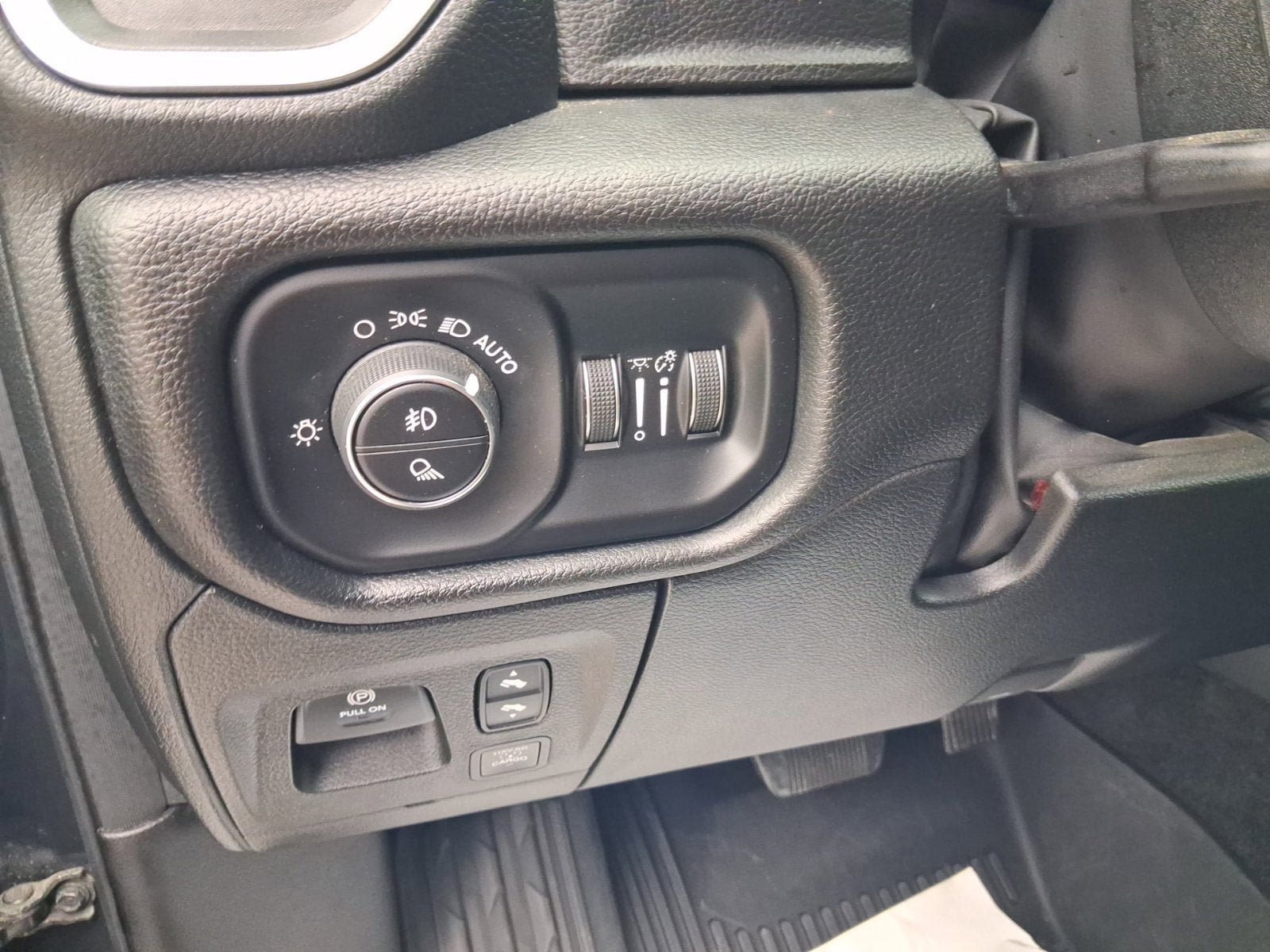 Used 2025 RAM 1500 Big Horn AWD/4WD image 16