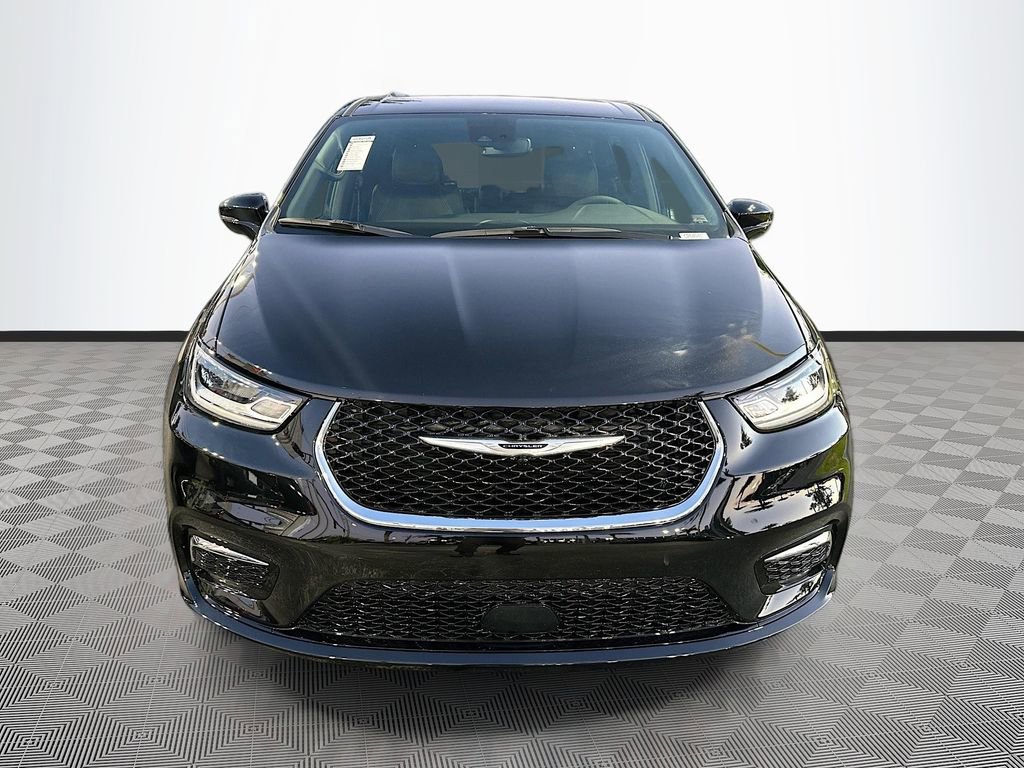New 2026 Chrysler Pacifica Select FWD image 2