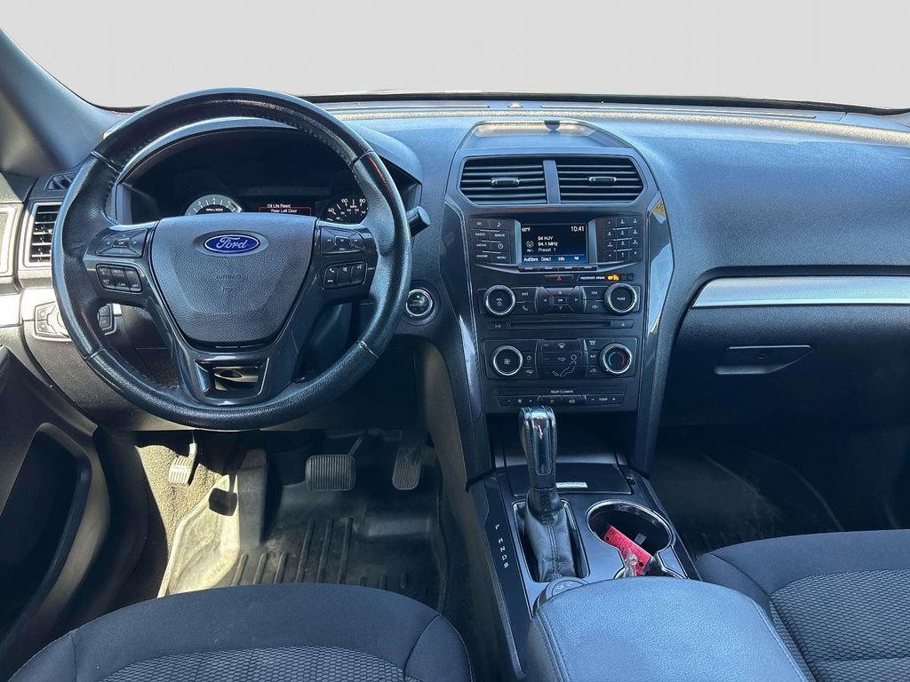 Used 2017 Ford Explorer XLT AWD/4WD image 10