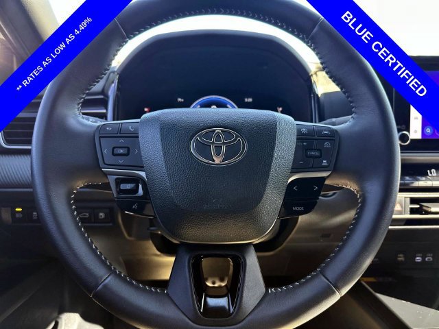 Used 2025 Toyota Camry SE FWD image 13