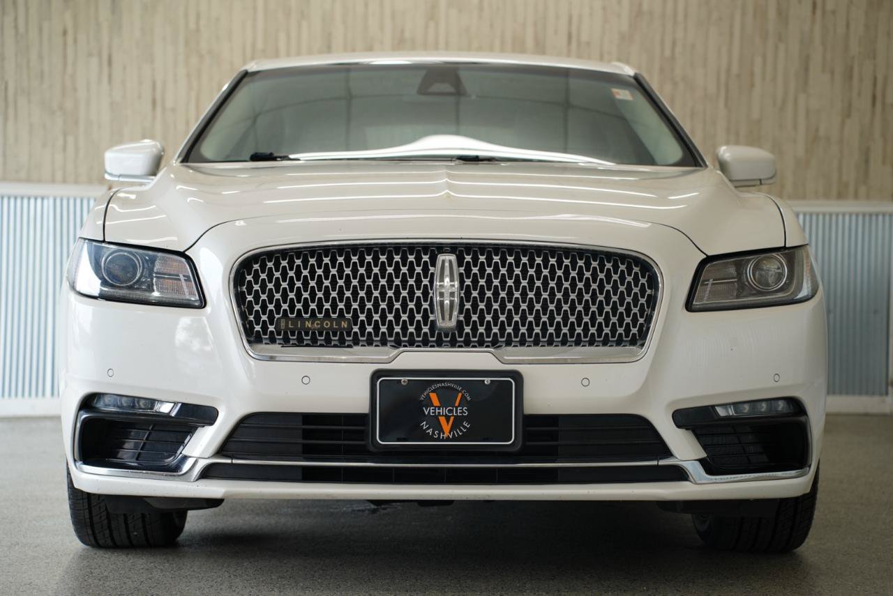 Used 2018 Lincoln Continental Select w/ Continental Climate Package FWD image 3