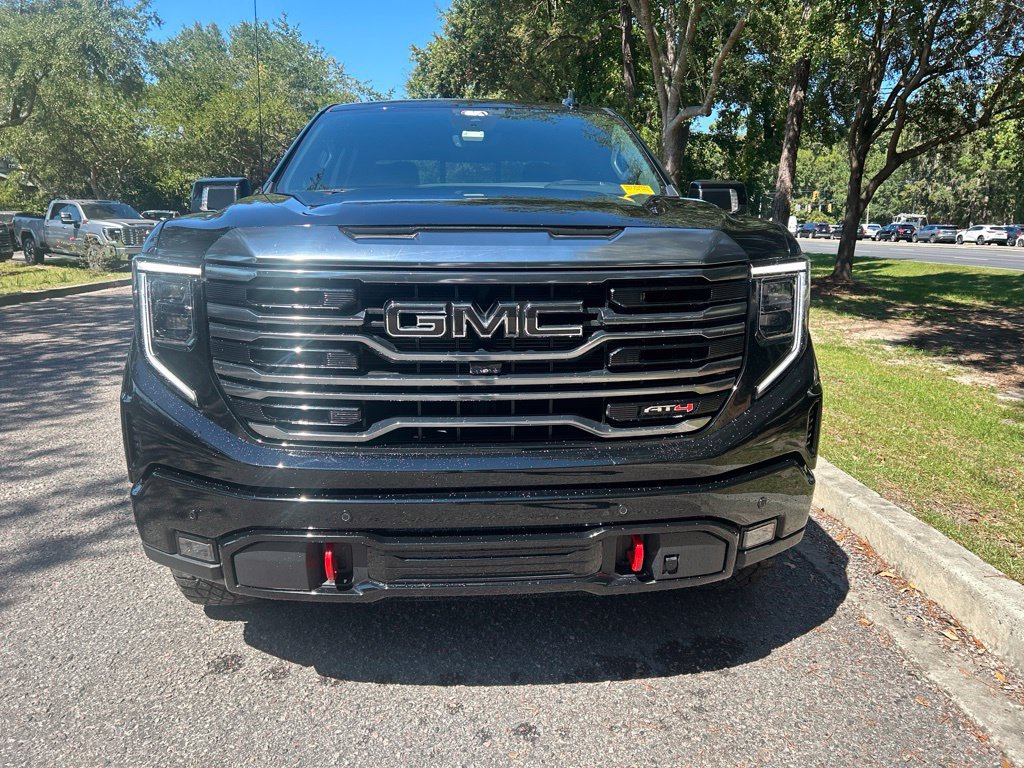 Used 2024 GMC Sierra 1500 AT4 w/ Technology Package AWD/4WD image 3
