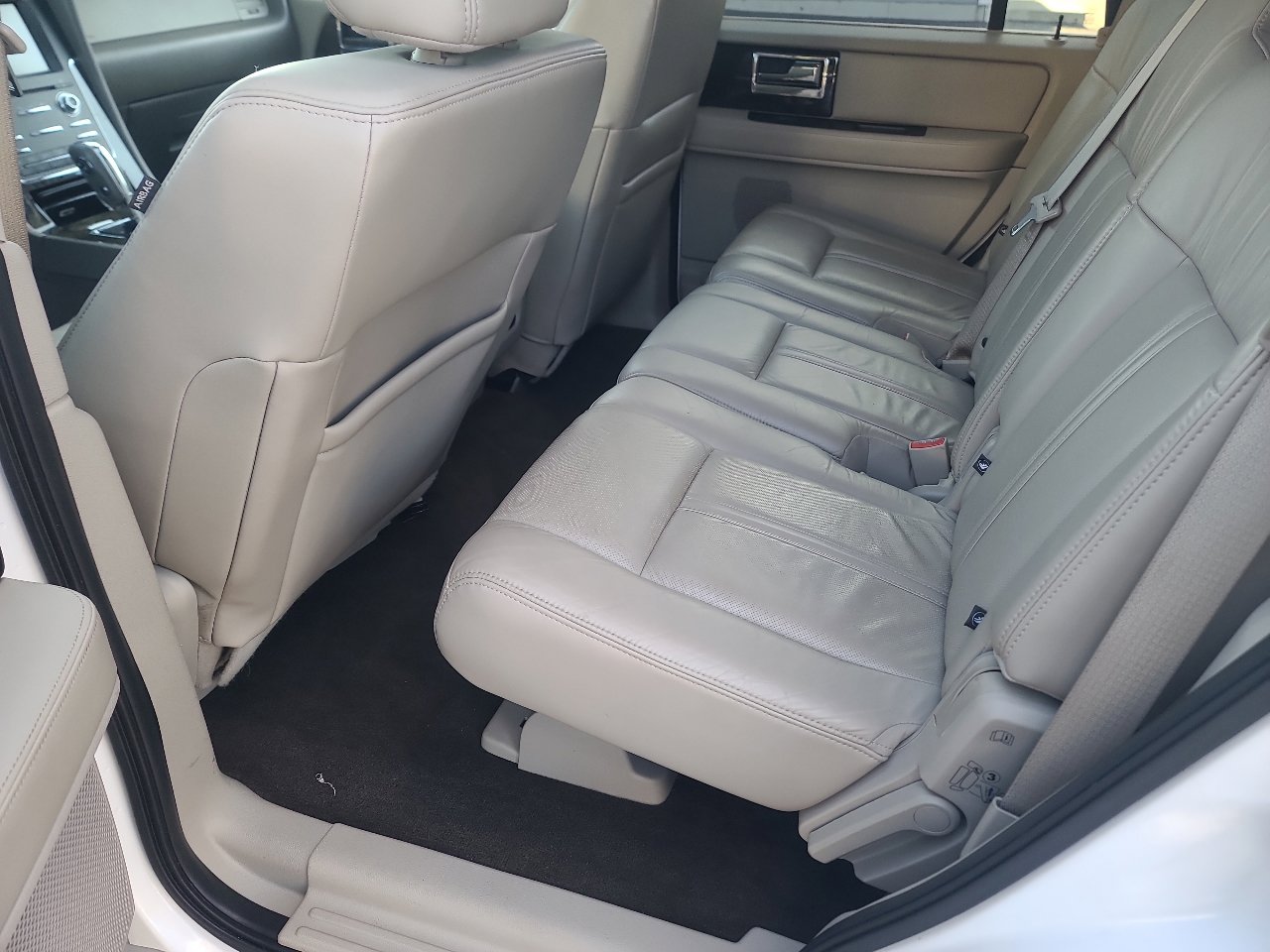 Used 2015 Lincoln Navigator 4WD image 11