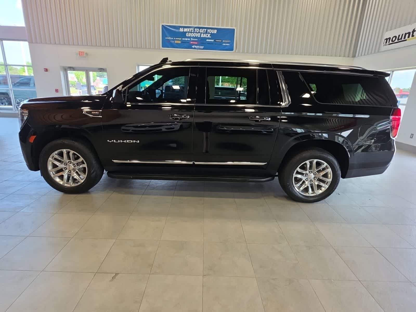 Used 2023 GMC Yukon XL SLT AWD/4WD image 12