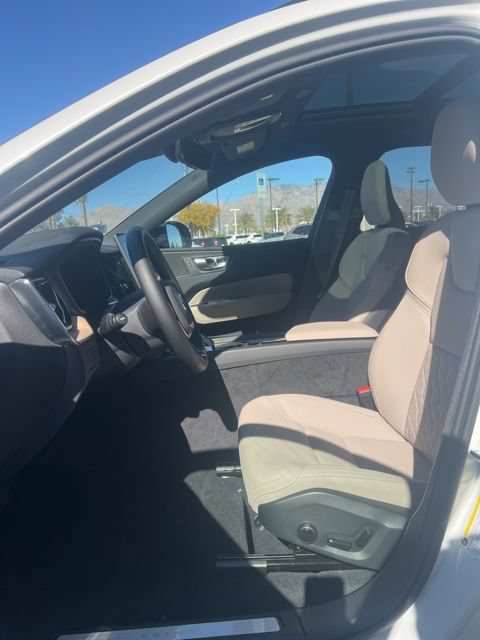 New 2026 Volvo XC60 T8 Plus w/ Climate Package PRO AWD/4WD image 24