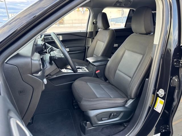 Used 2022 Ford Explorer XLT image 7