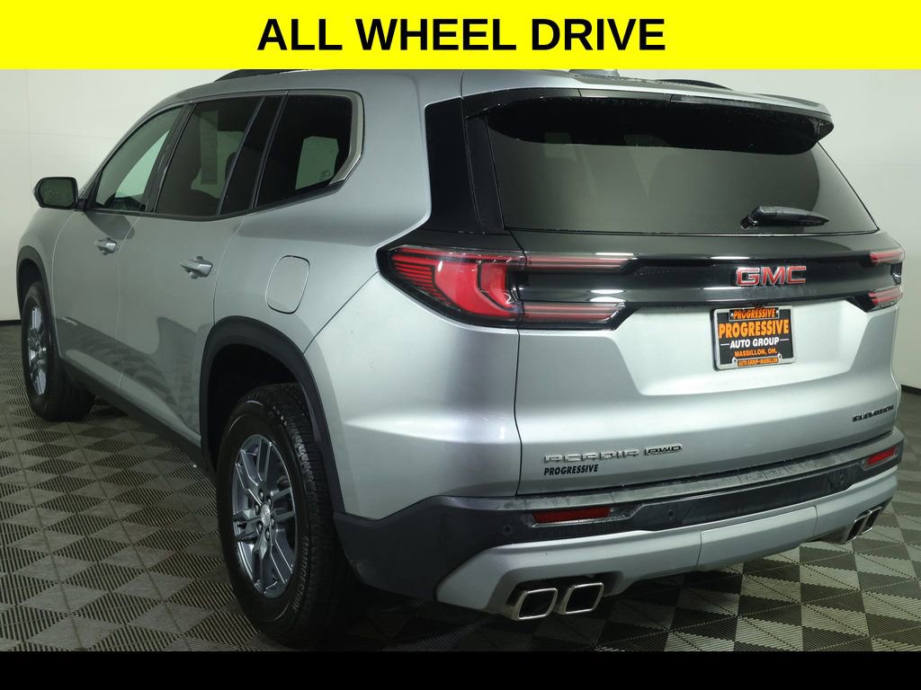 Used 2025 GMC Acadia Elevation image 4