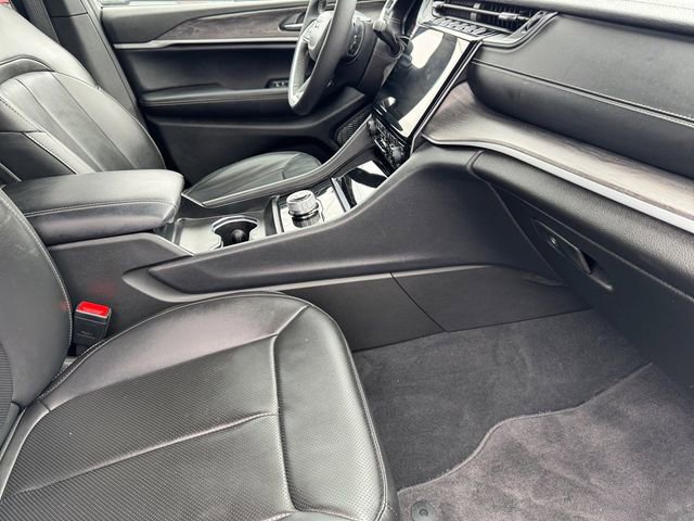 Certified 2025 Jeep Grand Cherokee Limited w/ Luxury Tech Group II image 26