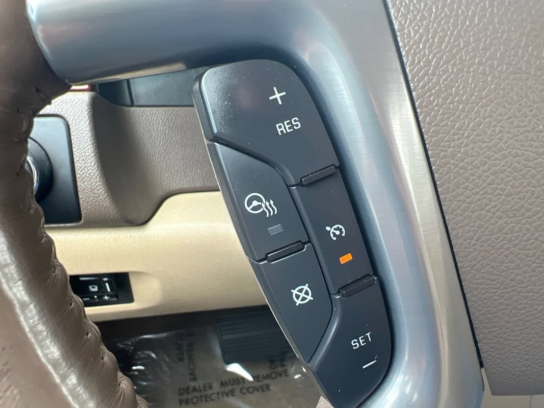 Used 2013 GMC Yukon SLT w/ SLT-2 Equipment Package AWD/4WD image 26