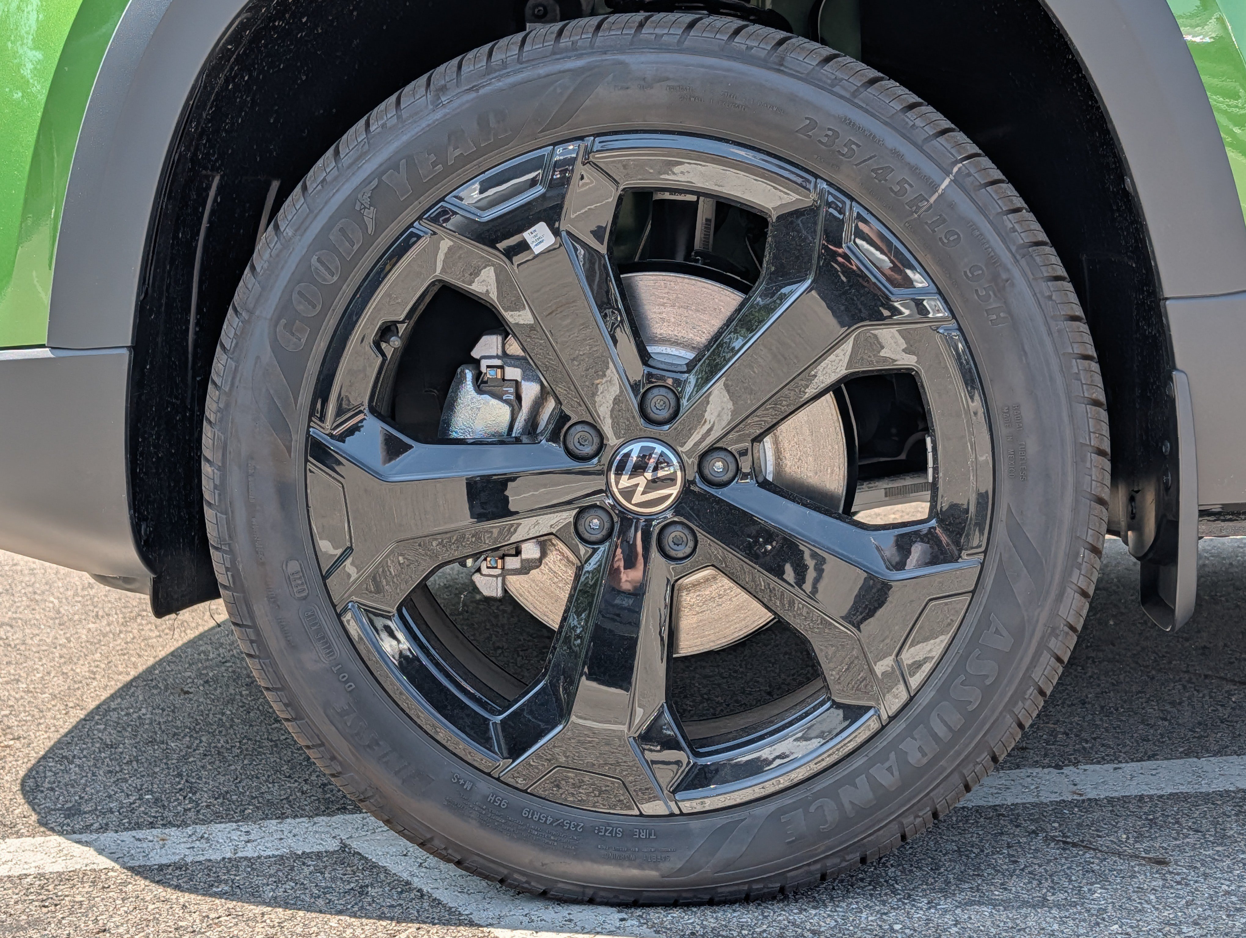 New 2026 Volkswagen Taos SEL AWD/4WD image 4