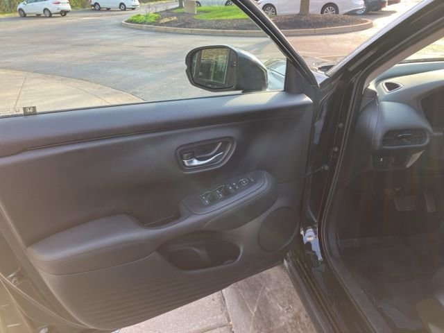 Used 2025 Honda HR-V LX image 9