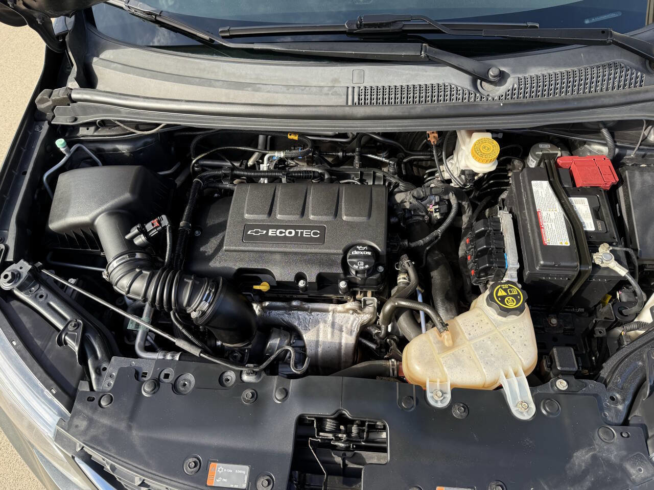 Used 2017 Chevrolet Sonic LT w/ Convenience Package FWD image 9