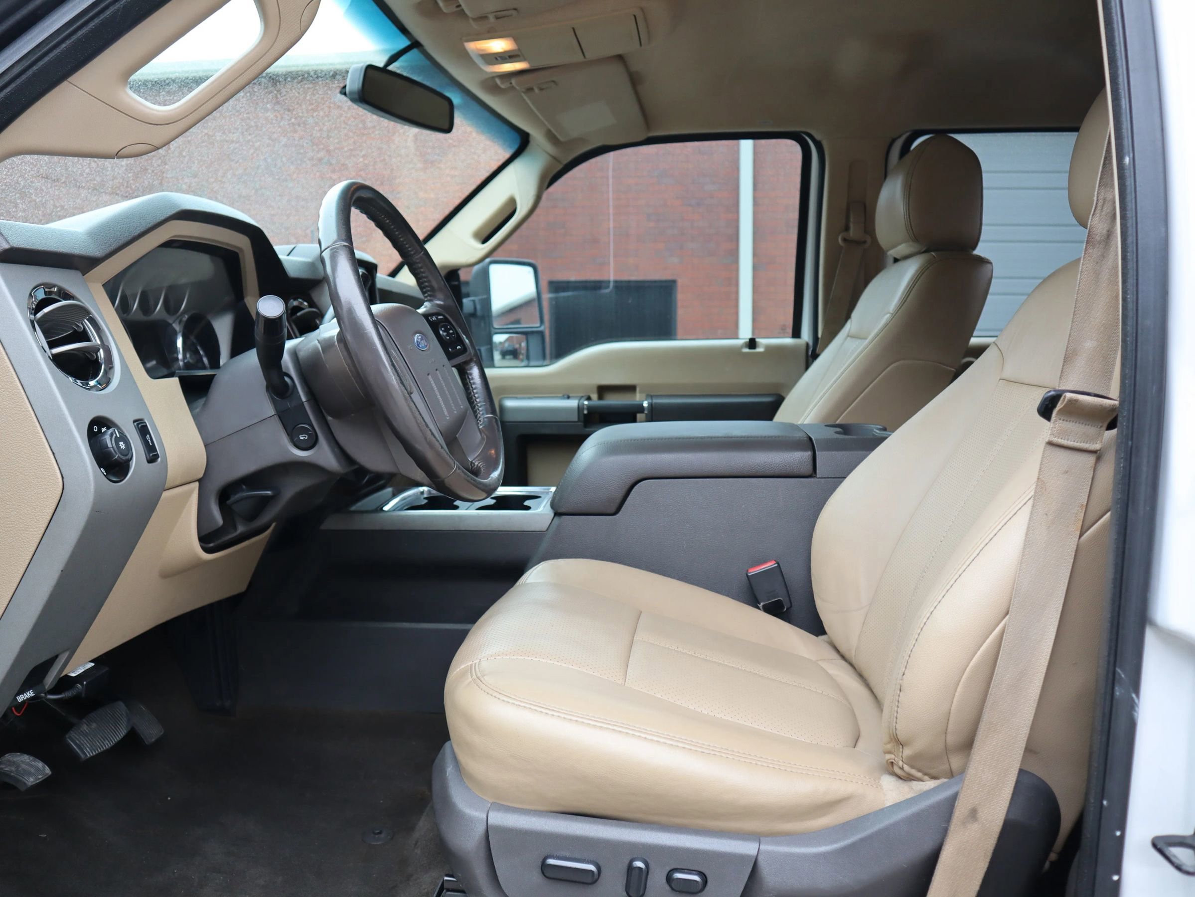 Used 2014 Ford F250 Lariat w/ Lariat Interior Package image 12