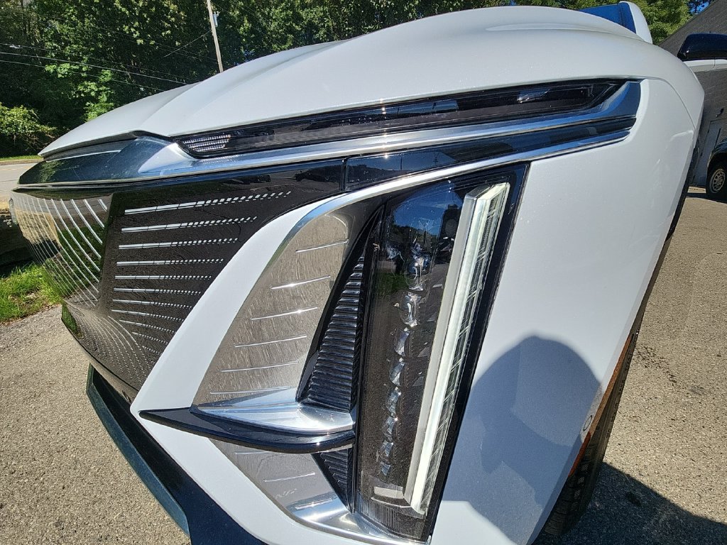 Certified 2026 Cadillac Lyriq Signature Luxury w/ Nappa Leather Package AWD/4WD image 31