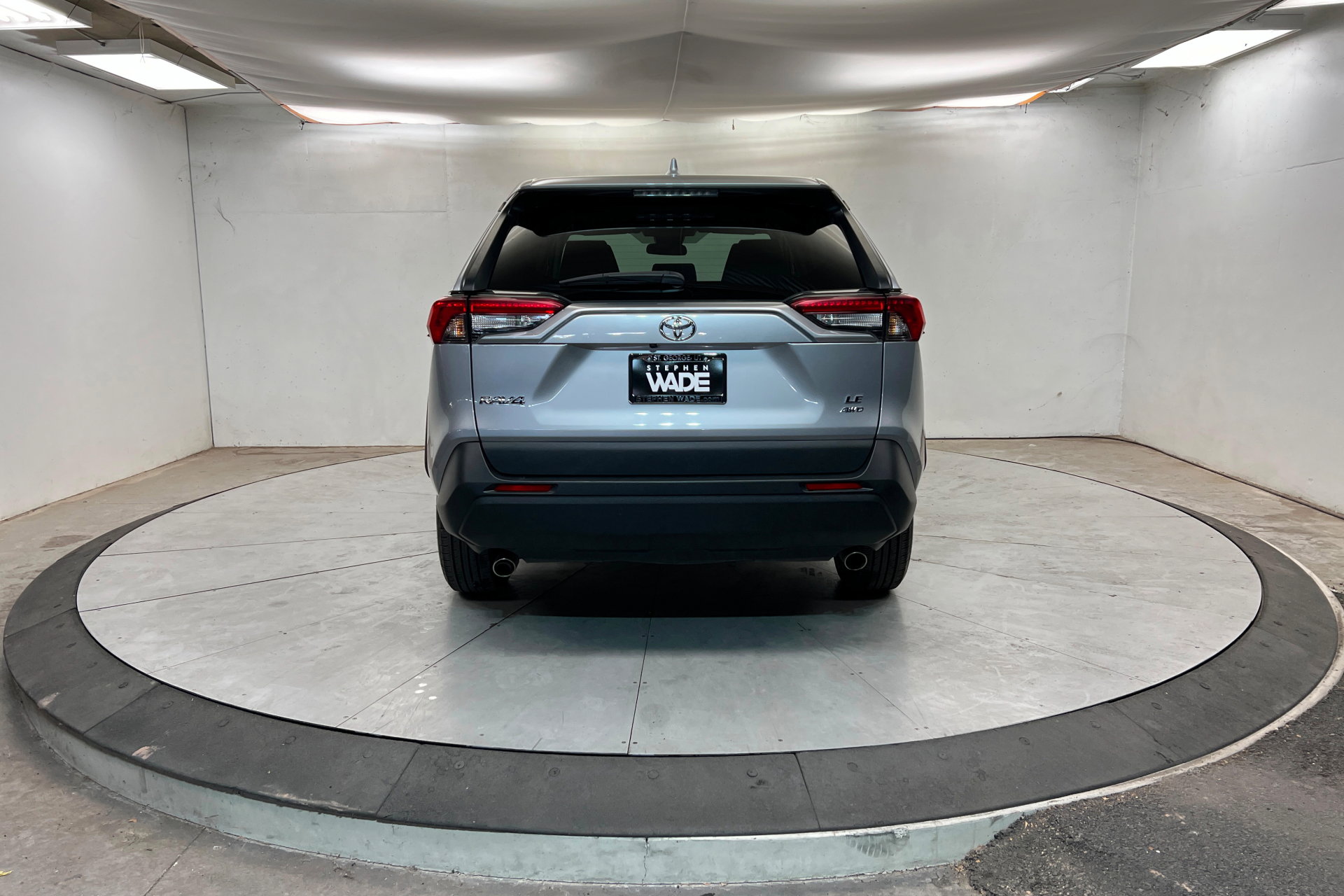 Used 2024 Toyota RAV4 LE image 5