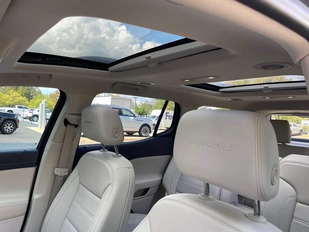 Used 2021 GMC Acadia Denali w/ Denali Ultimate Package AWD/4WD image 24