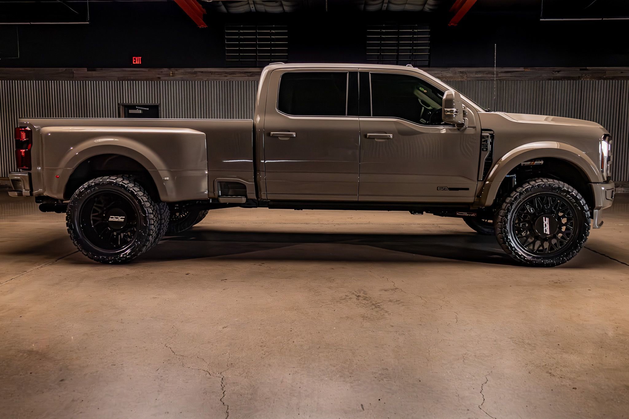 Used 2026 Ford F450 Platinum w/ Platinum Plus Package image 11