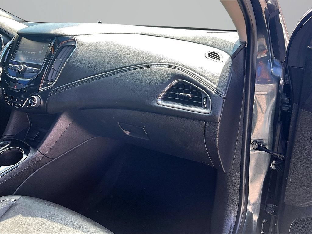 Used 2017 Chevrolet Cruze Premier FWD image 18