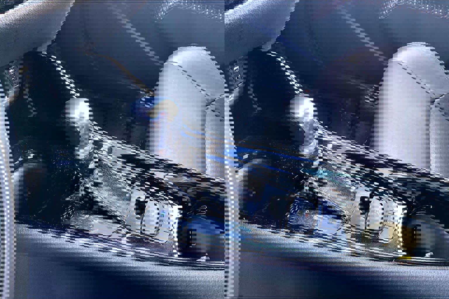 Used 2019 Toyota C-HR Limited image 16