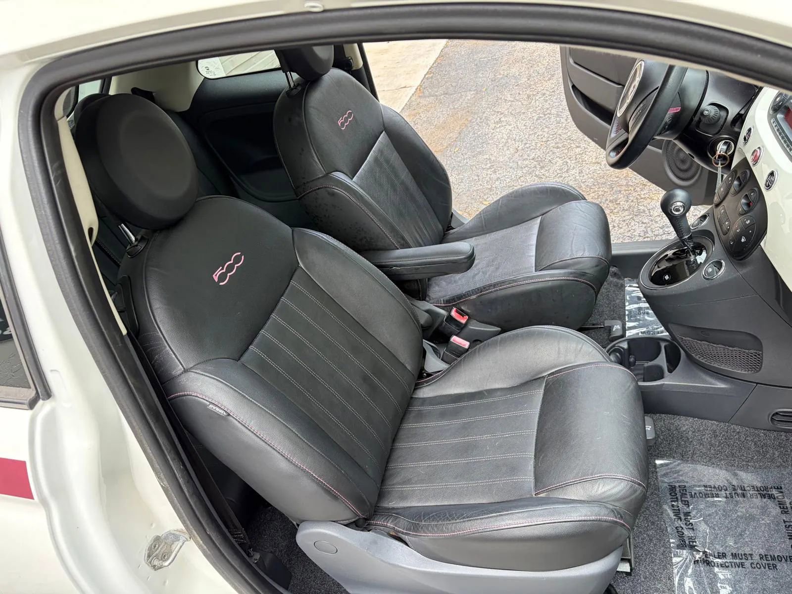 Used 2012 FIAT 500 Lounge w/ Pink Ribbon Special Edition image 22