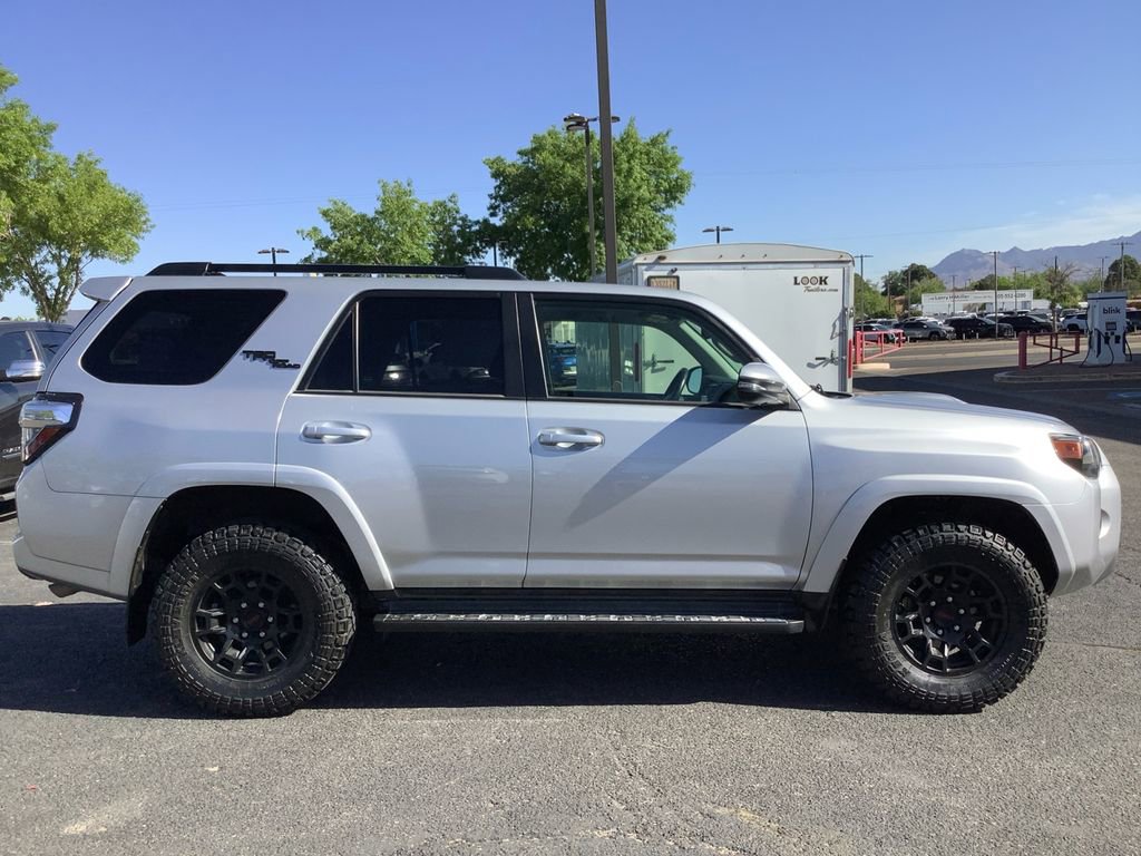 Used 2022 Toyota 4Runner TRD Off-Road Premium AWD/4WD image 25