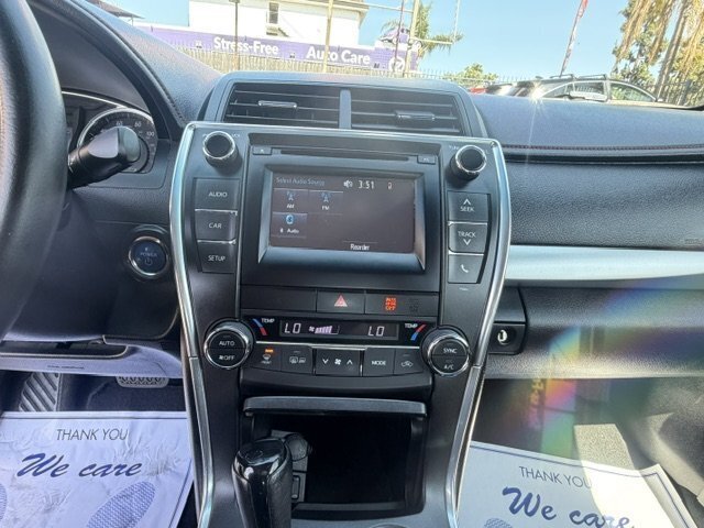 Used 2015 Toyota Camry SE FWD image 12