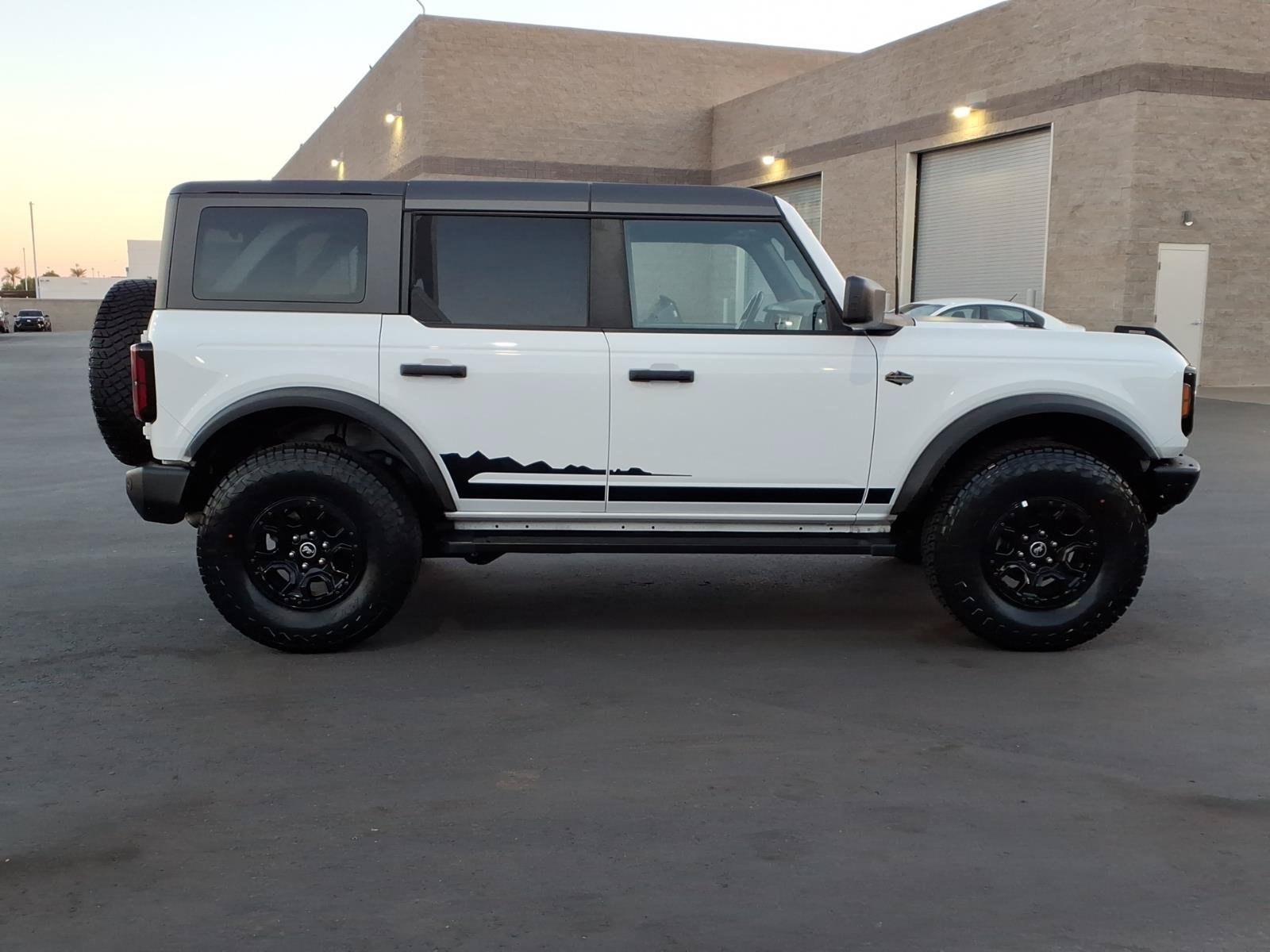 Used 2023 Ford Bronco Wildtrak AWD/4WD image 3