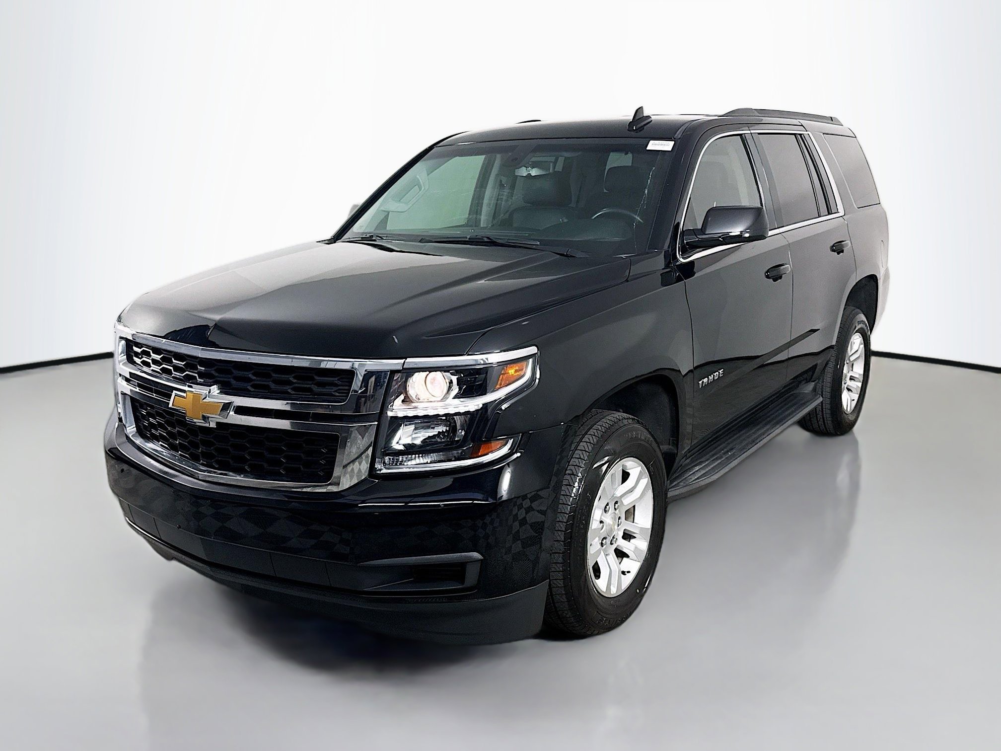 Used 2017 Chevrolet Tahoe LS RWD image 4