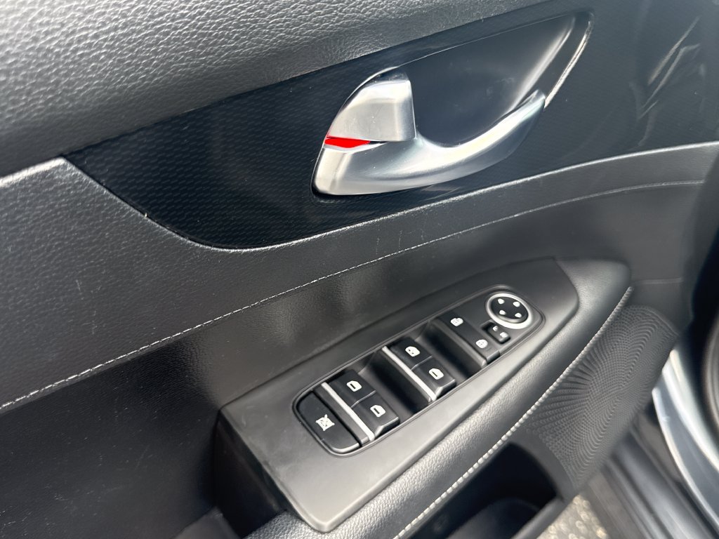 Used 2023 Kia Forte GT-Line w/ GT-Line Premium Package FWD image 12