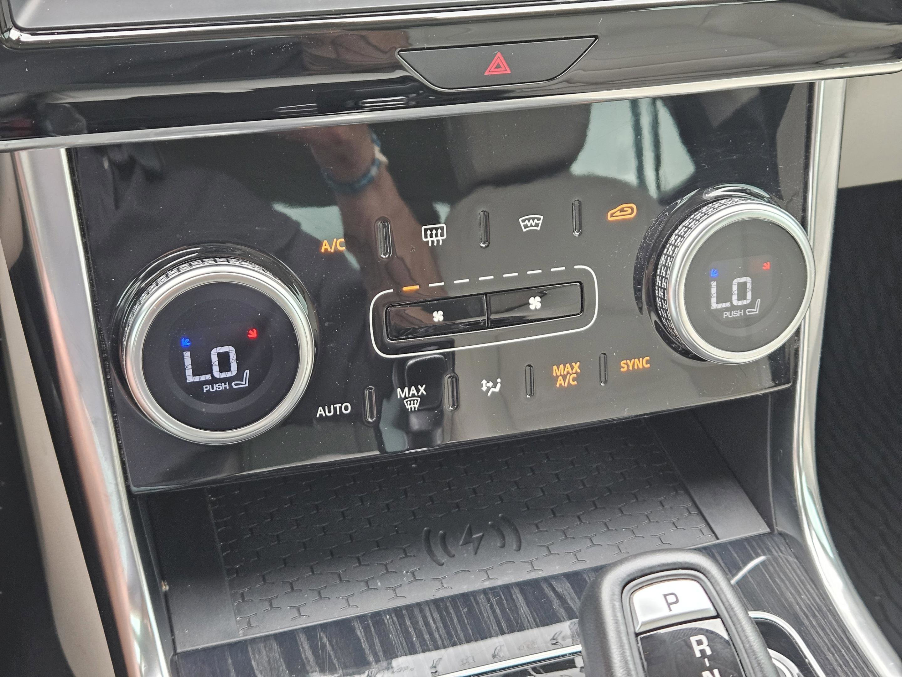 Used 2020 Jaguar XE S image 21