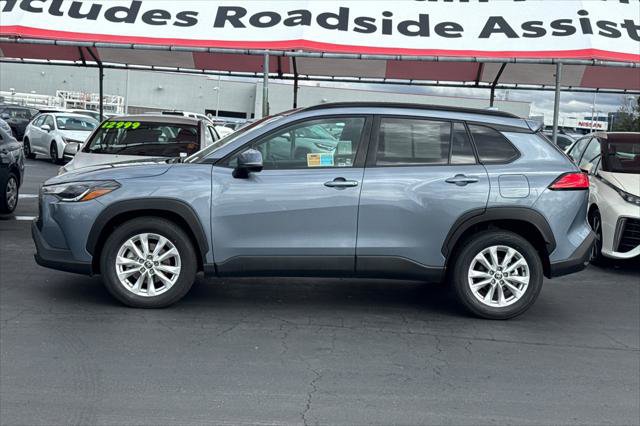 Certified 2023 Toyota Corolla Cross LE image 9