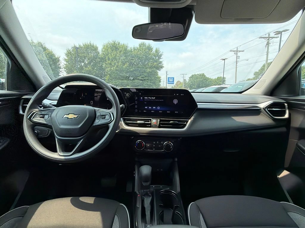 Used 2025 Chevrolet TrailBlazer LT FWD image 27