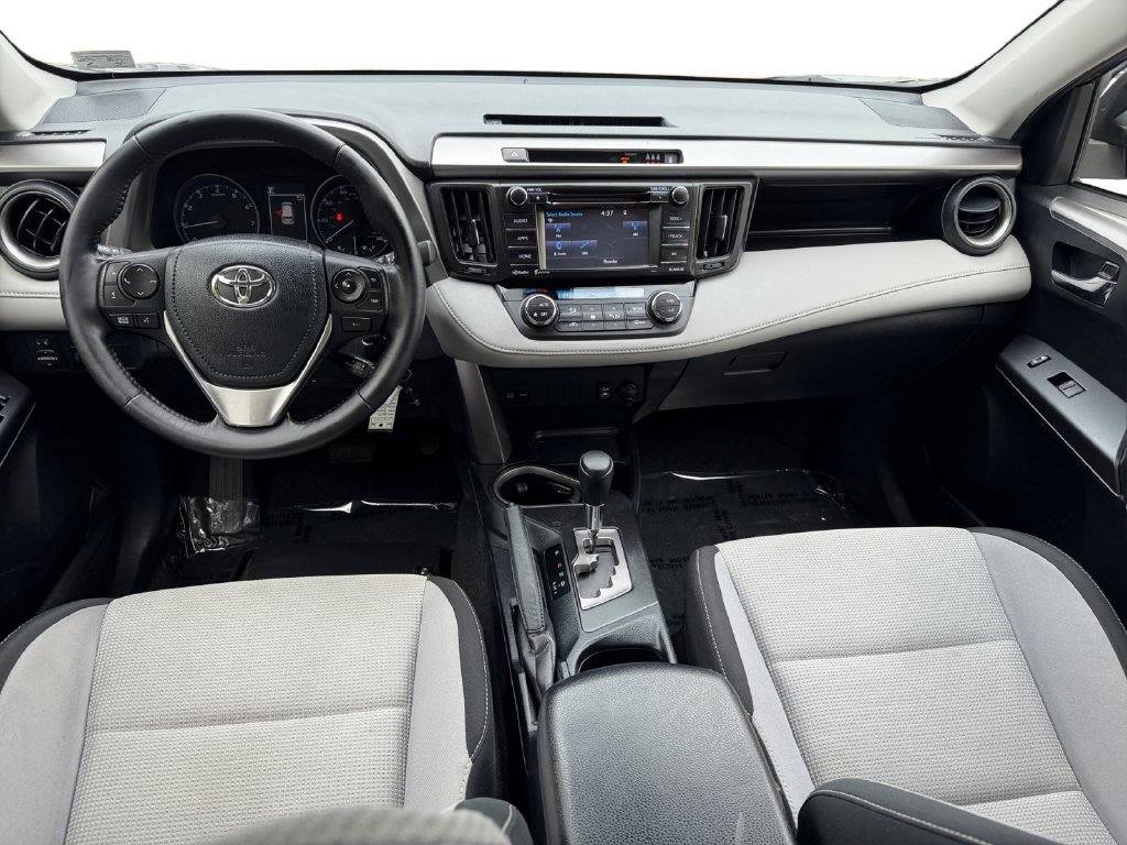 Used 2017 Toyota RAV4 XLE AWD/4WD image 12