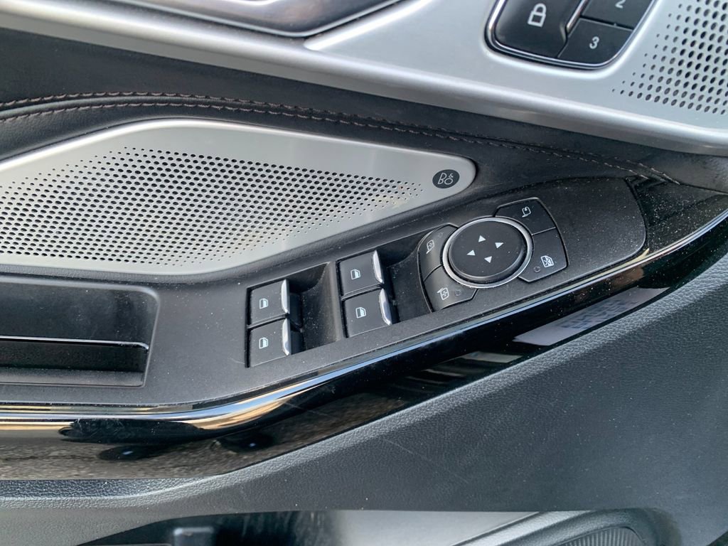 Used 2022 Ford Explorer Platinum w/ Equipment Group 601A image 13