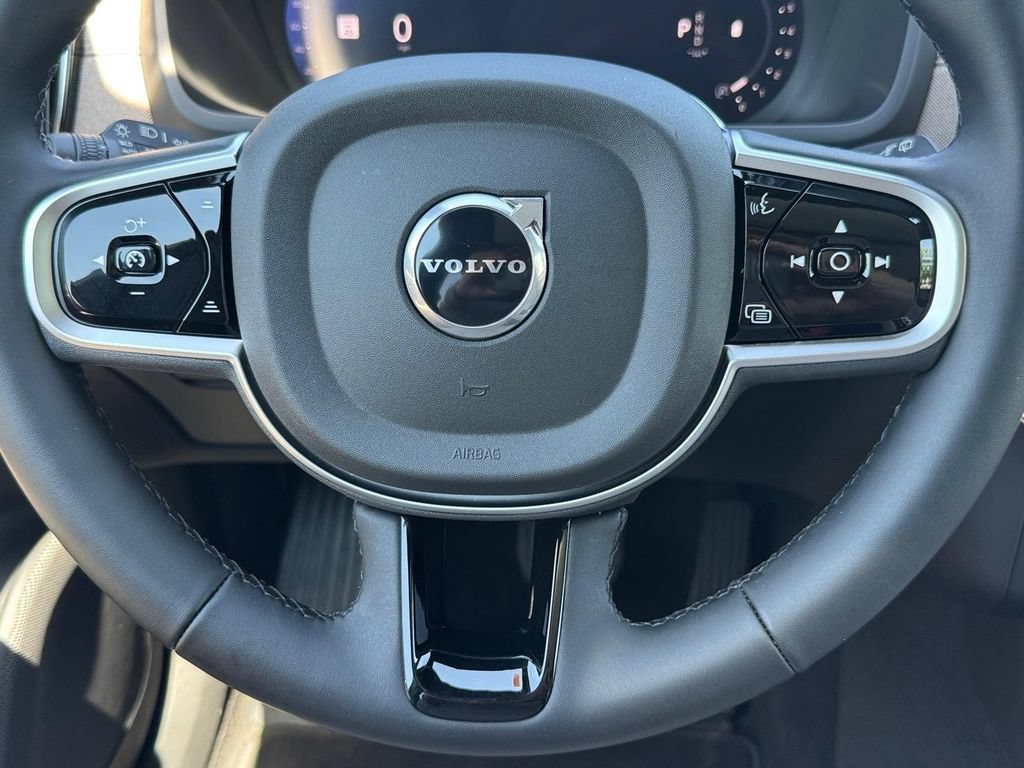 Certified 2025 Volvo XC90 B5 Plus AWD/4WD image 13