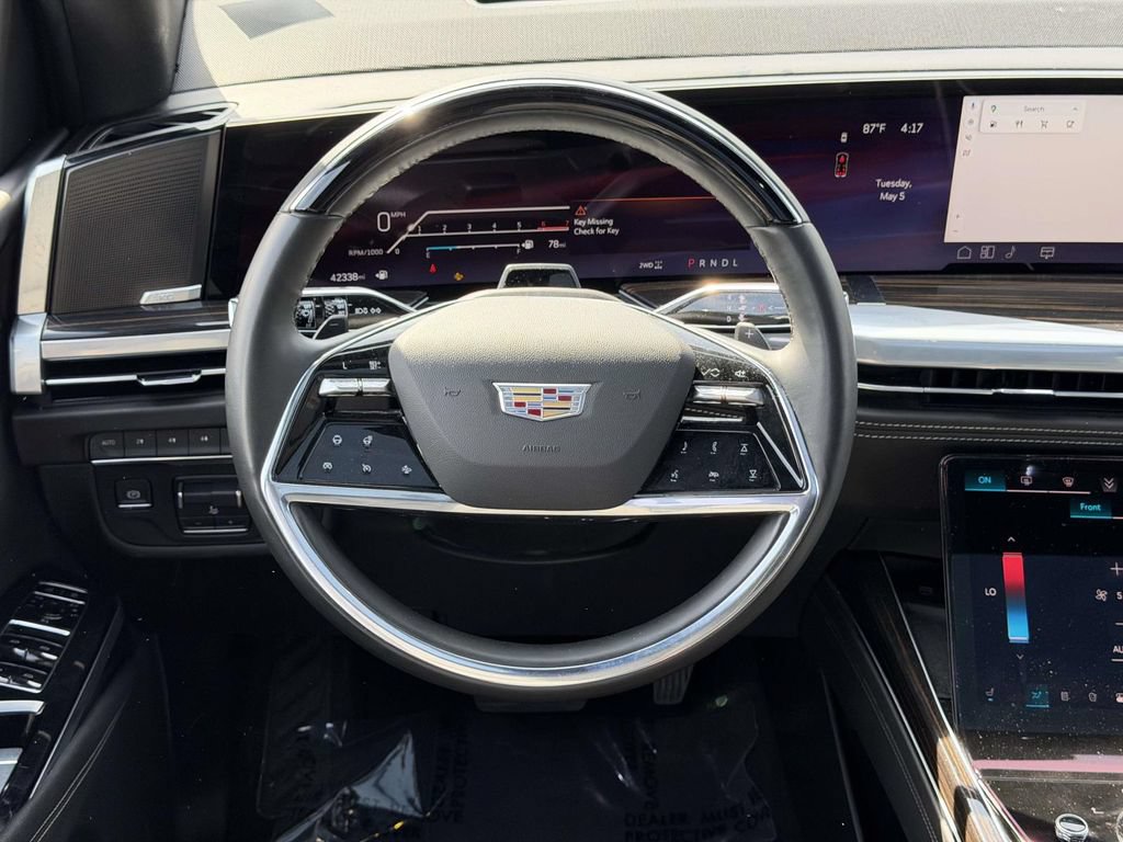 Used 2025 Cadillac Escalade Premium Luxury AWD/4WD image 21