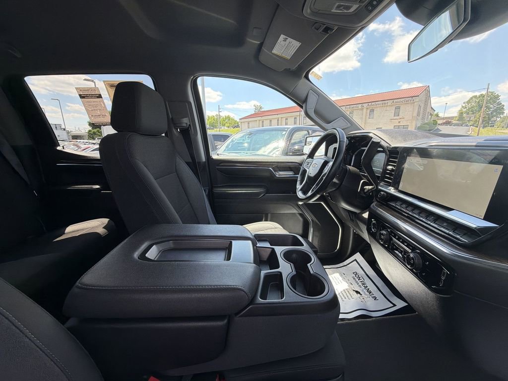 Used 2024 Chevrolet Silverado 1500 LT AWD/4WD image 15