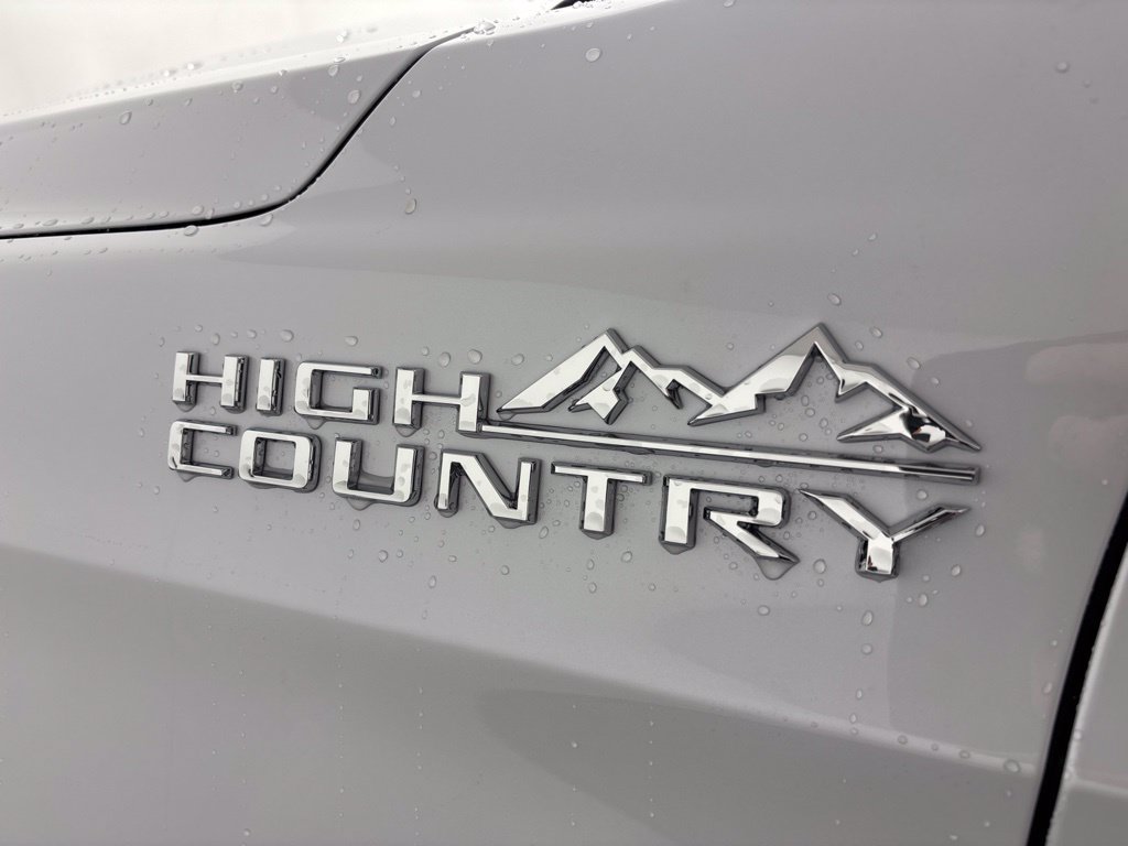 New 2027 Chevrolet Suburban High Country AWD/4WD image 5