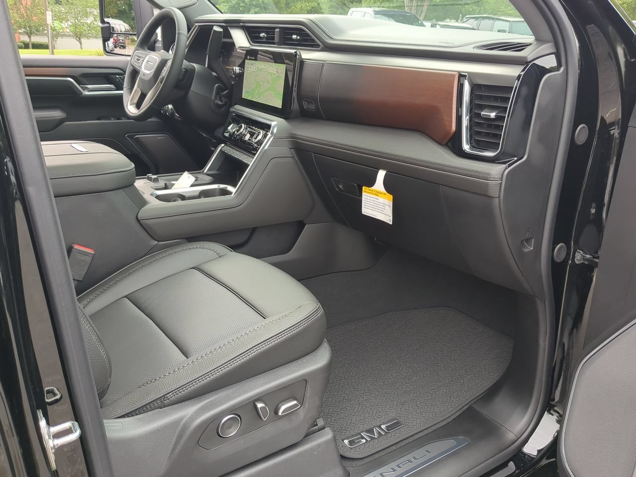 New 2026 GMC Sierra 3500 Denali w/ Denali Reserve Package AWD/4WD image 30
