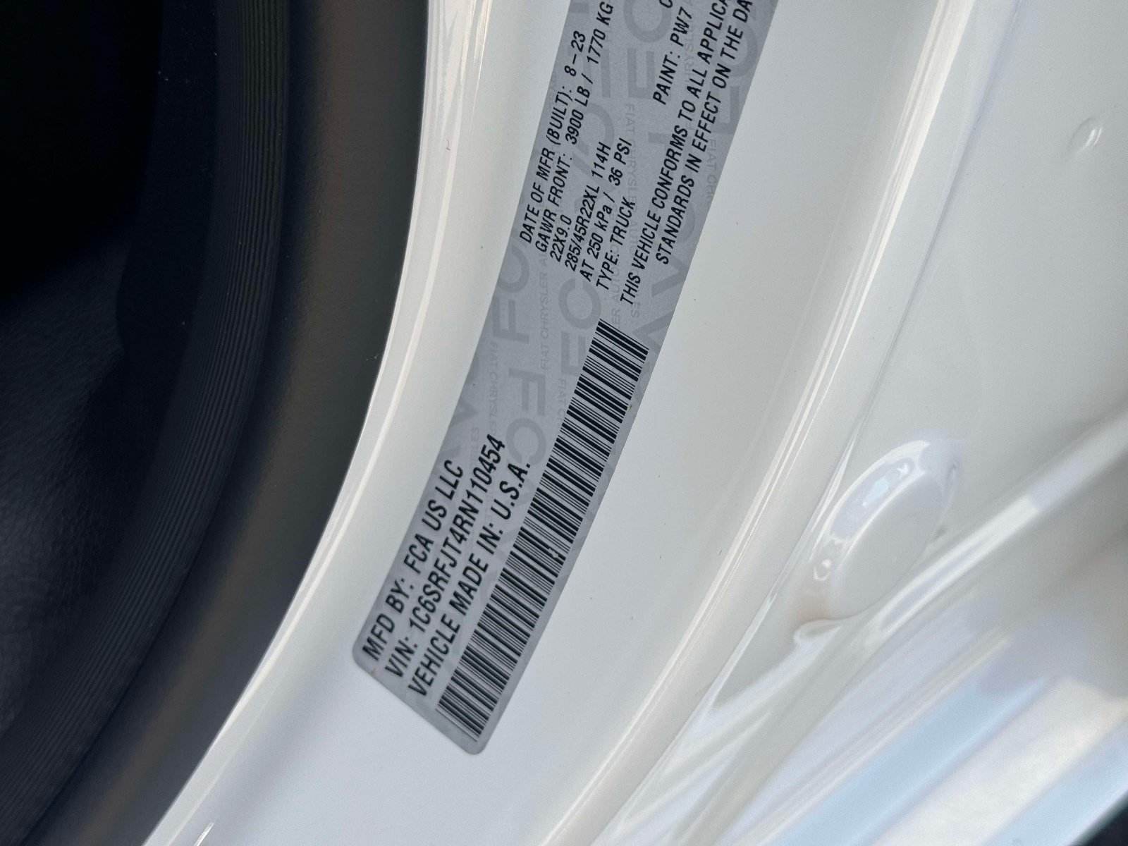 Used 2024 RAM 1500 Laramie AWD/4WD image 31