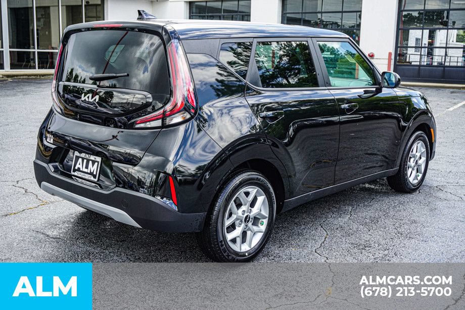 Used 2025 Kia Soul LX w/ LX Technology Package FWD image 5